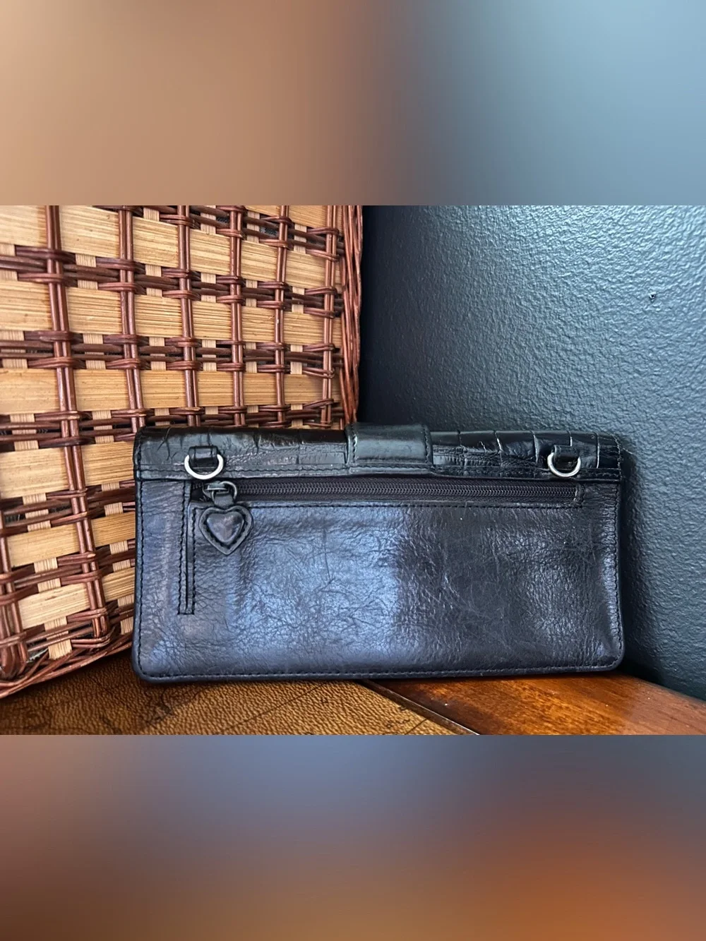 vintage Brighton croc-embossed black leather crossbody wallet - Picture 5 of 16